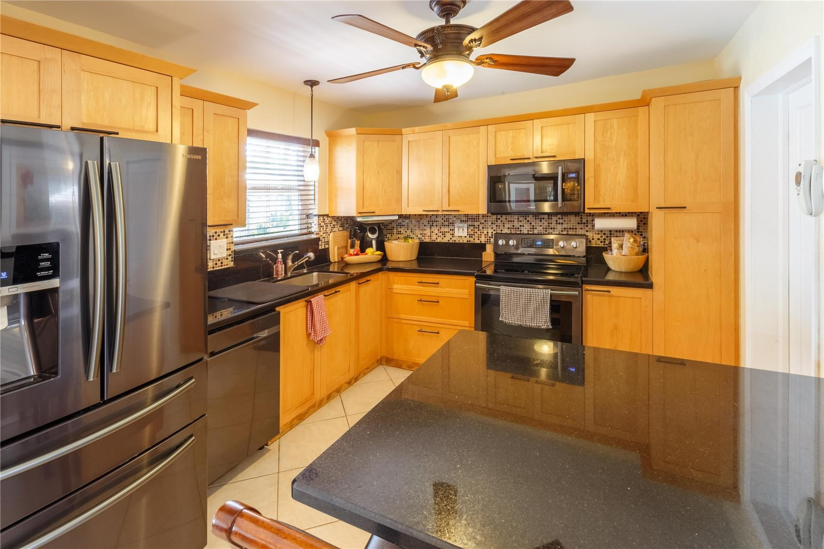 802 North 31st Road Hollywood, FL 33021 - Photo 10 of 20 Photo 10