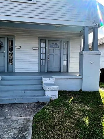 $995 | 2909 Hollygrove Street, New Orleans, LA 70118