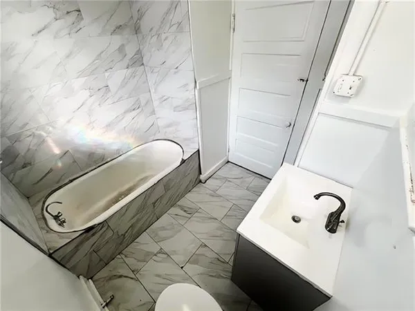 $995 | 2909 Hollygrove Street, New Orleans, LA 70118