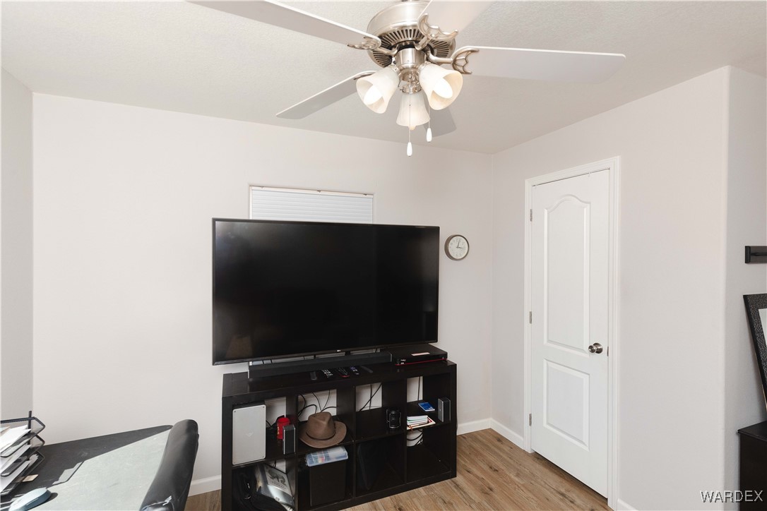 627 South Tonto Road Golden Valley, AZ 86413 - Photo 32 of 62 Living Room