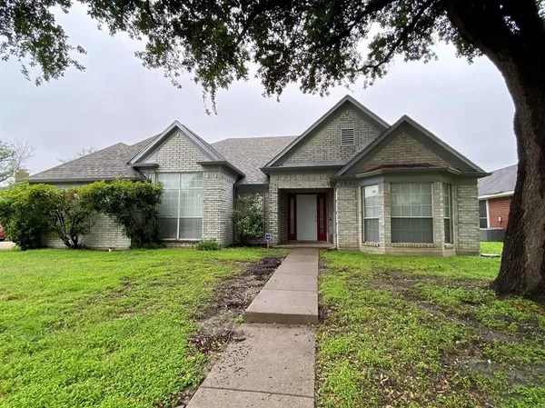 $2,200 | 2801 Clearmeadow Drive, Mesquite, TX 75181