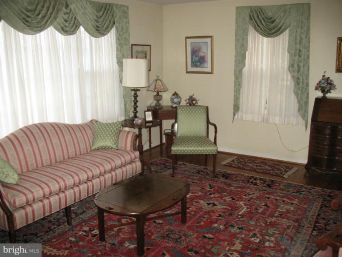 4301 Old Farm Road Baldwin, MD 21013 - Photo 11 of 27 Living Room