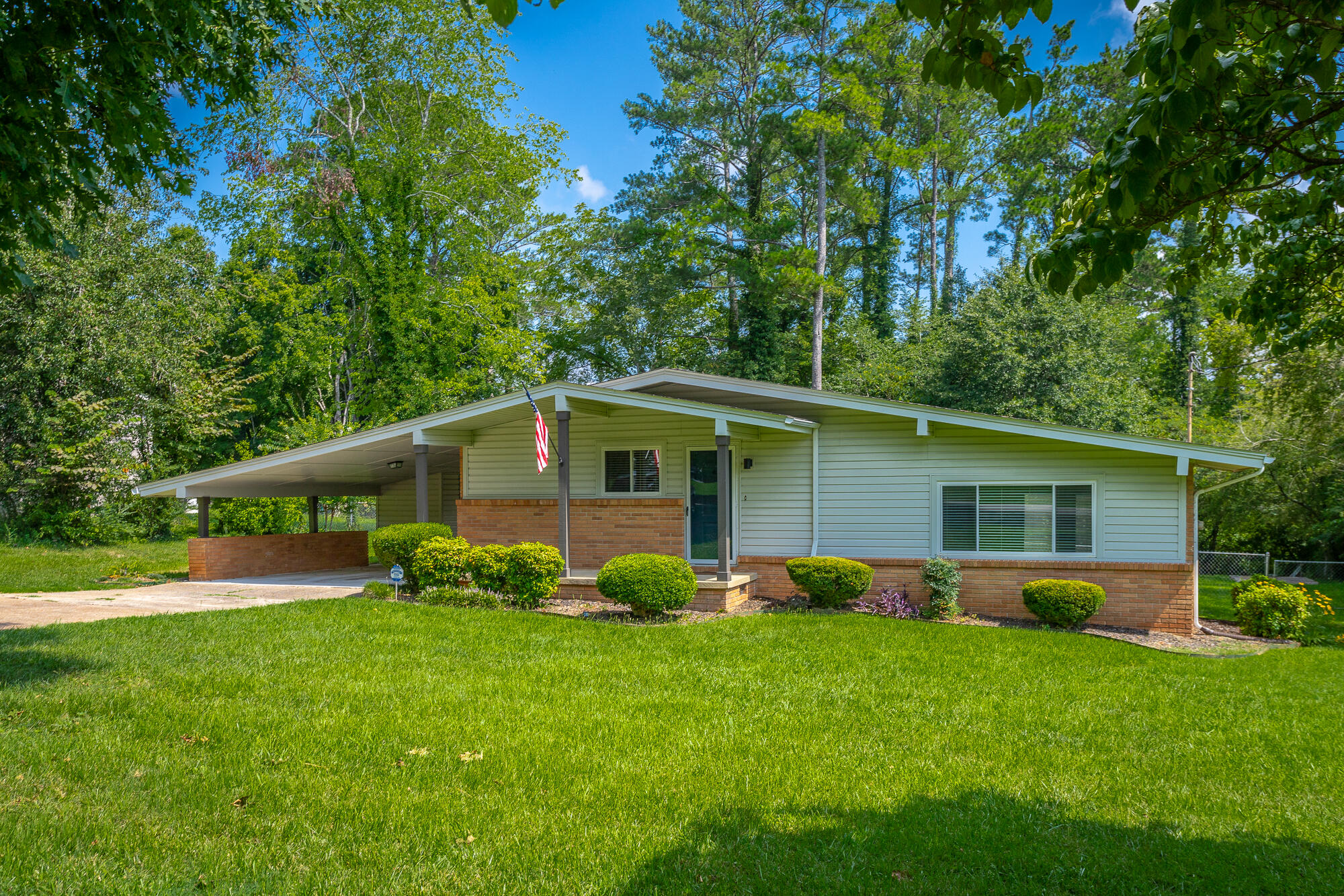 8027 Davidson Road Chattanooga, TN 37421 - Photo 1 of 34 8027 Davidson Road HD-48