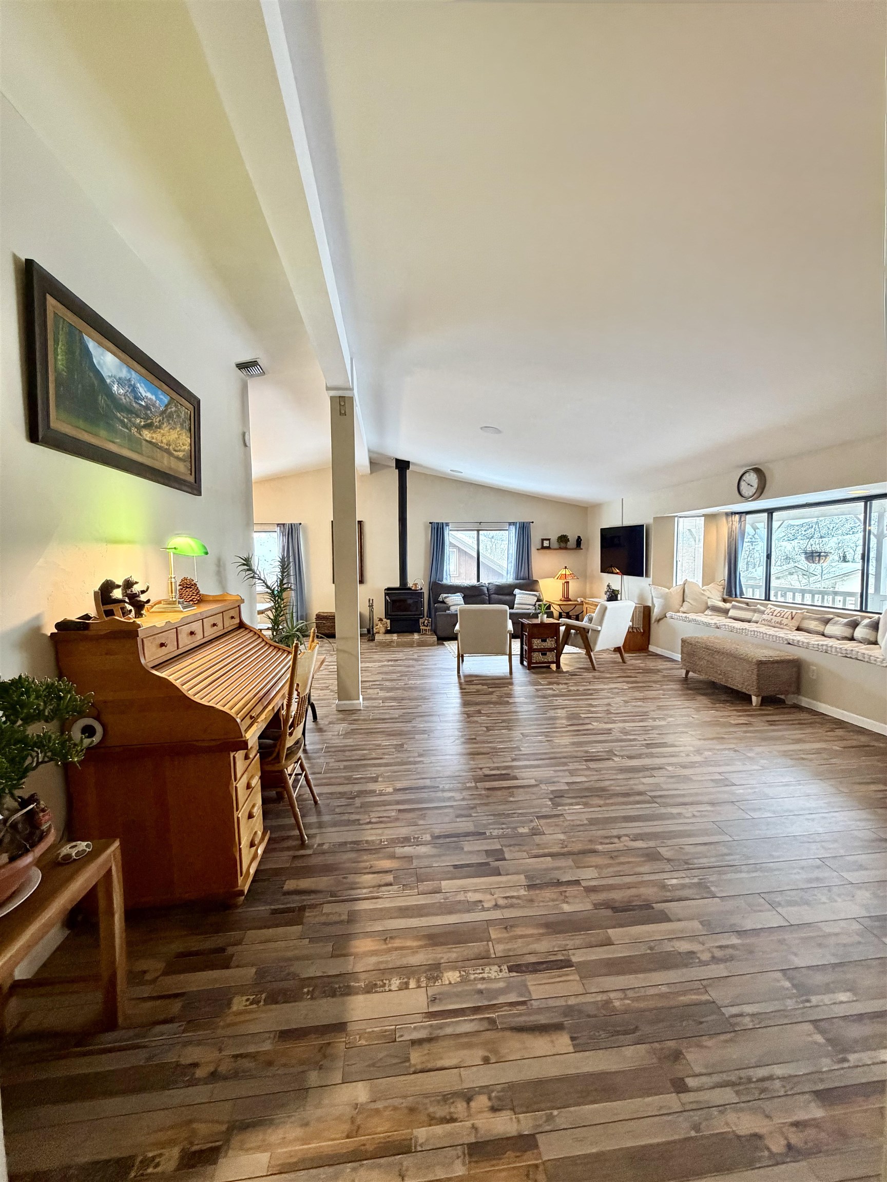 191 Alpine Drive Bishop, CA 93514 - Photo 14 of 50 a living room with furniture and a wooden floor