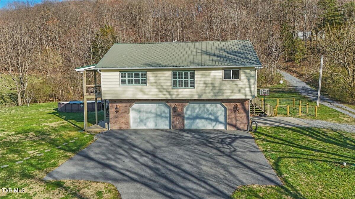 225 Mary Lamons Road Afton, TN 37616 - Photo 2 of 109 092-DJI_20250317174928_0582_D