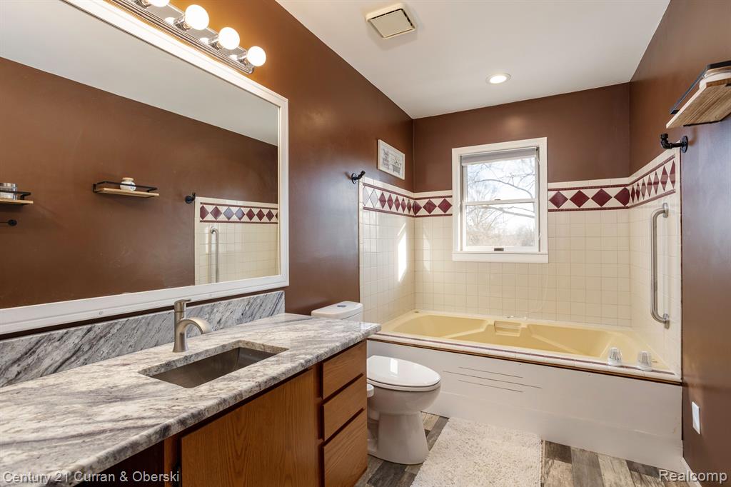 12340 Clyde Road Fenton, MI 48430 - Photo 25 of 56