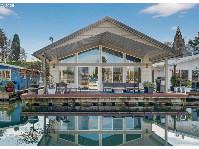 $400,000 | 173 Northeast Bridgeton Road, Unit 14, Portland, OR 97211