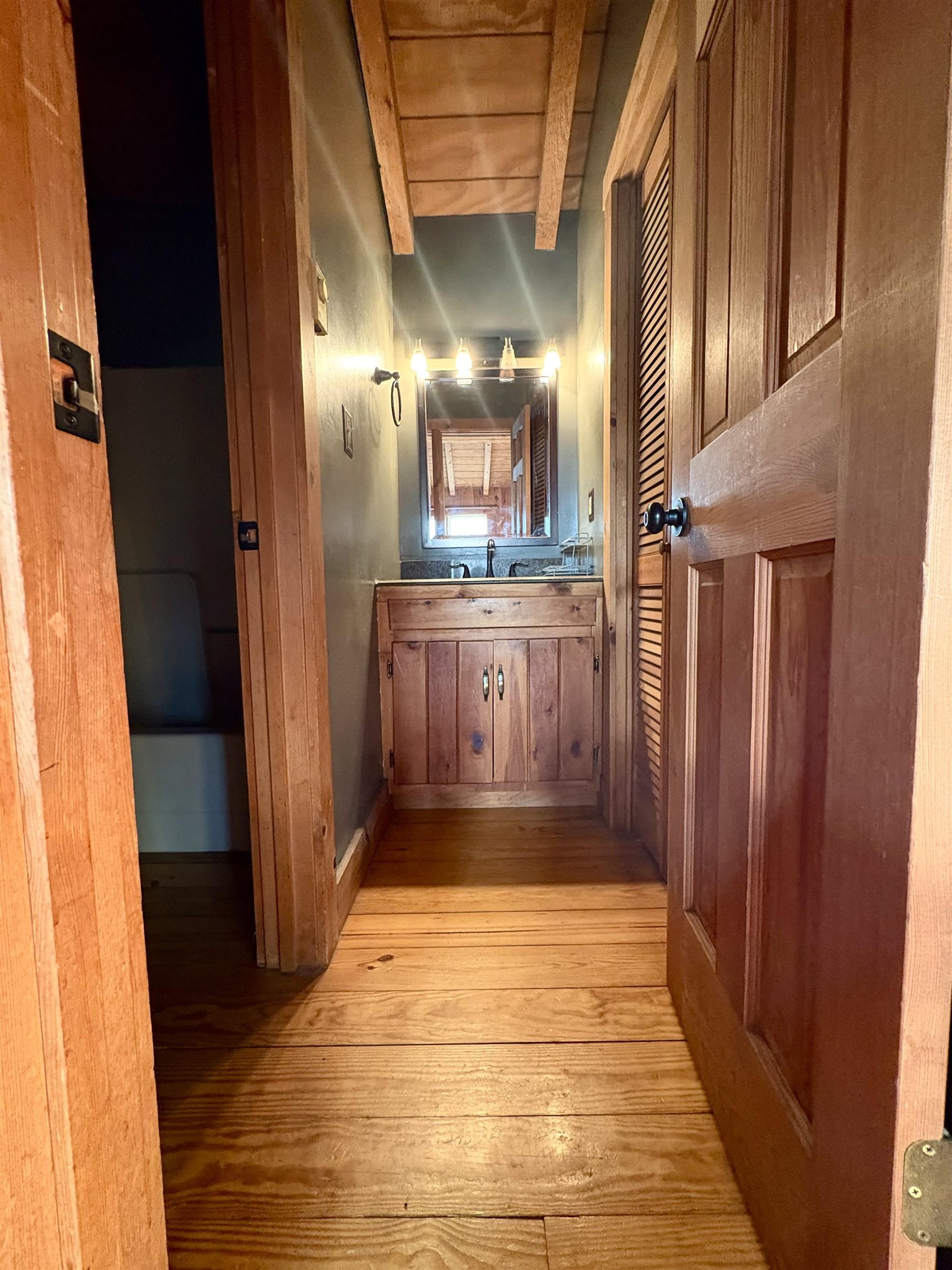 79 River Rdg Road Verona, VA 24482 - Photo 34 of 34 2nd Floor Full Bath