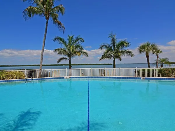 $10,500 | 615 Dream Island Place, Unit 201, Longboat Key, FL 34228