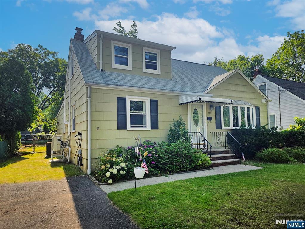 747 Brookside Road Rahway, NJ 07065 - Photo 1 of 41