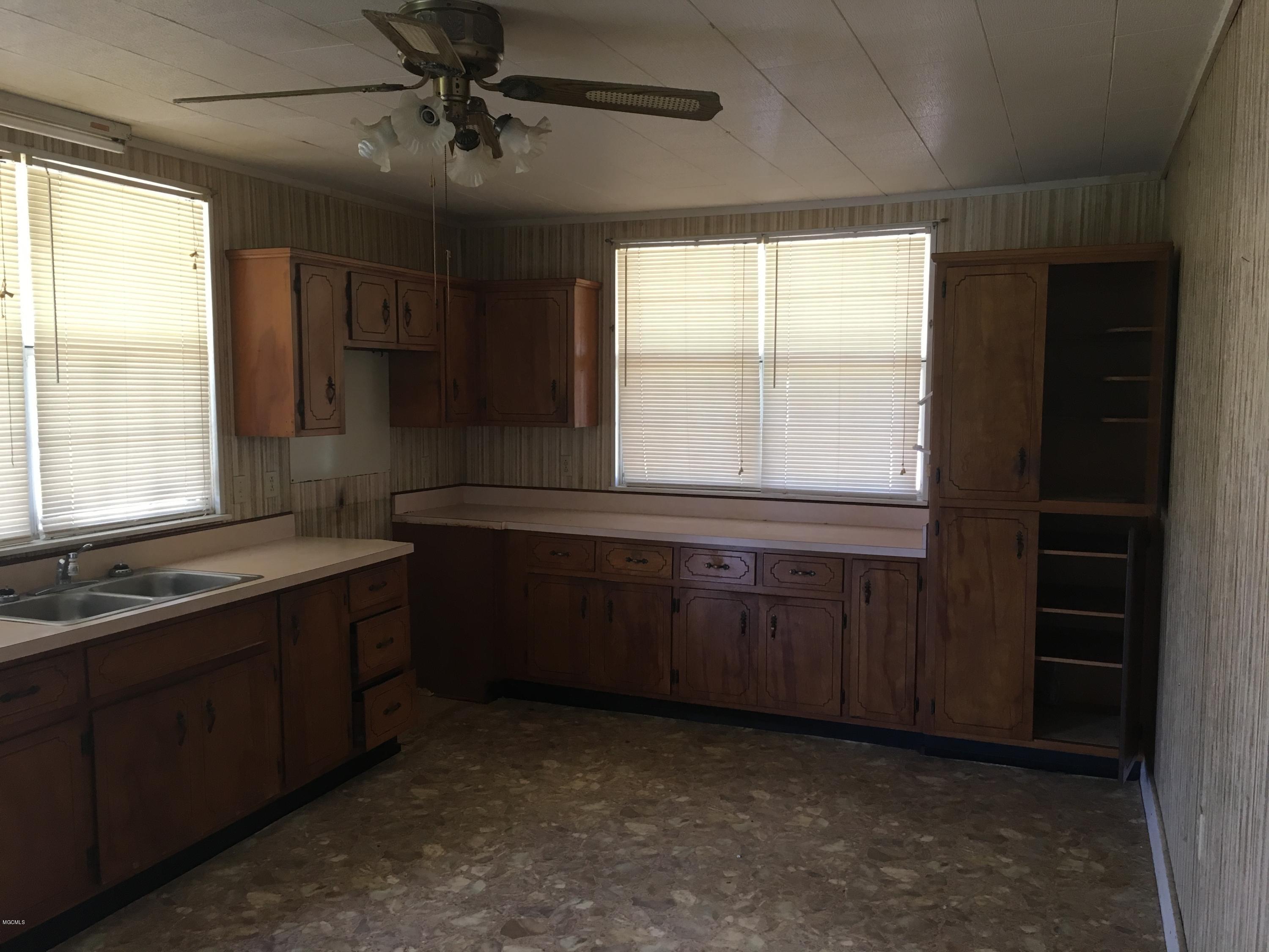 19 Denson Road Wiggins, MS 39577 - Photo 7 of 18 IMG_3954