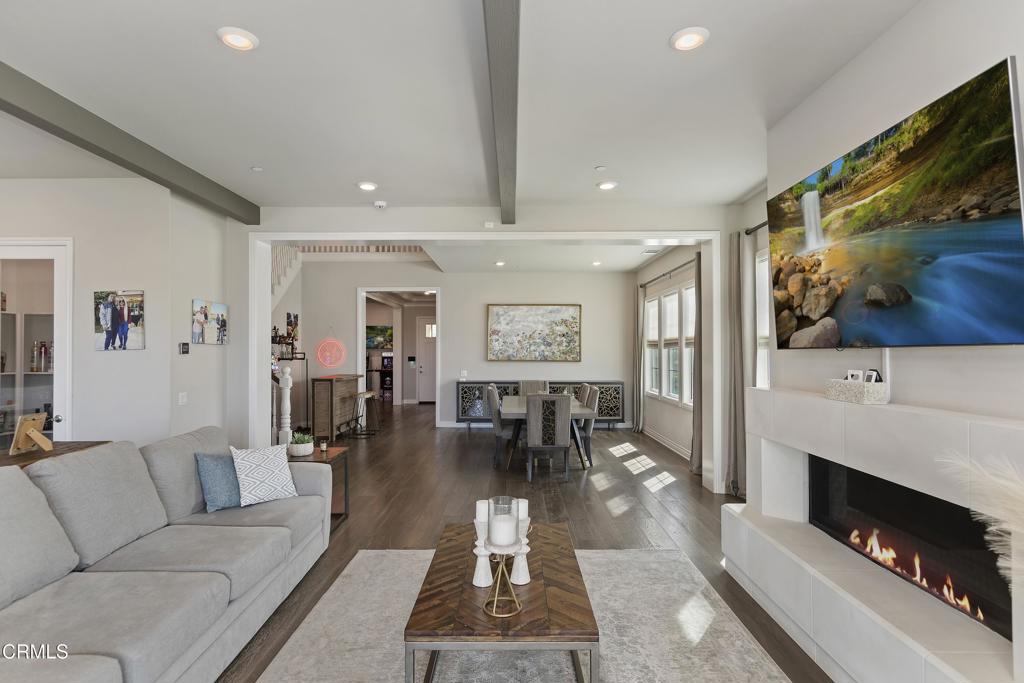 16094 Mariposa Avenue Riverside, CA 92504 - Photo 25 of 68 017_Living and Dining