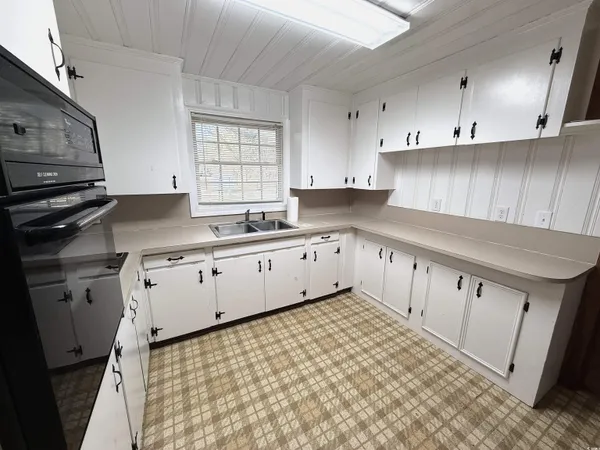 $349,000 | 764 1st Oxtown Road, Scranton, SC 29591