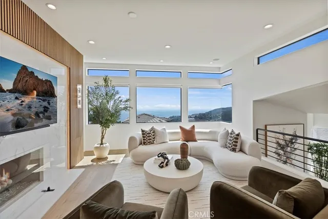 $4,395,000 | 1425 Skyline Drive, Laguna Beach, CA 92651