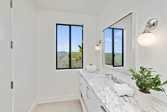 $4,395,000 | 1425 Skyline Drive, Laguna Beach, CA 92651