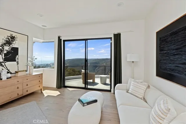 $4,395,000 | 1425 Skyline Drive, Laguna Beach, CA 92651