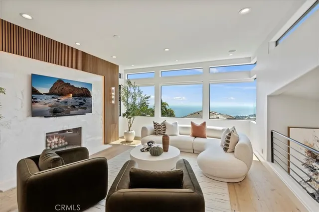 $4,395,000 | 1425 Skyline Drive, Laguna Beach, CA 92651