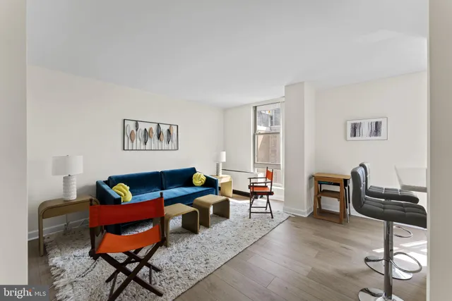 $2,000 | 1260 21st Street Northwest, Unit 1005, Washington, DC 20036