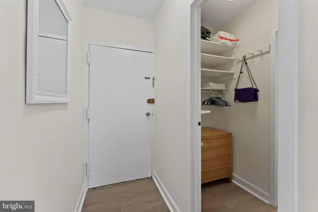 $2,000 | 1260 21st Street Northwest, Unit 1005, Washington, DC 20036