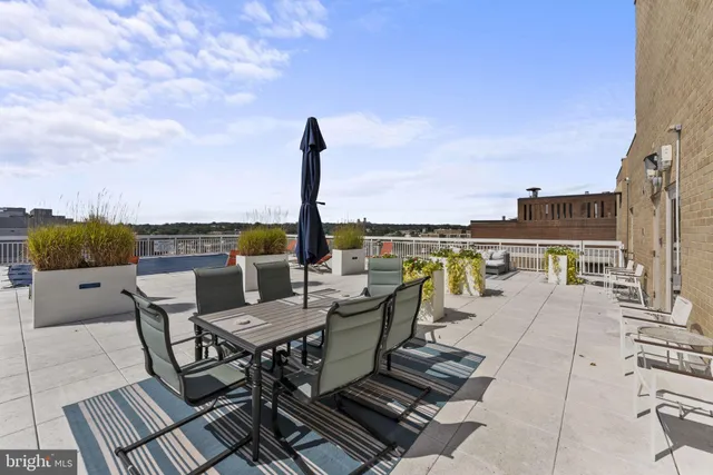 $2,000 | 1260 21st Street Northwest, Unit 1005, Washington, DC 20036