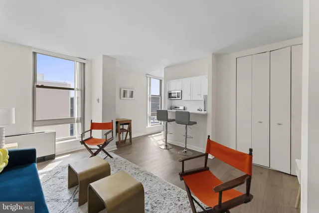 $2,000 | 1260 21st Street Northwest, Unit 1005, Washington, DC 20036