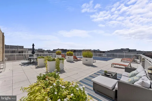 $2,000 | 1260 21st Street Northwest, Unit 1005, Washington, DC 20036