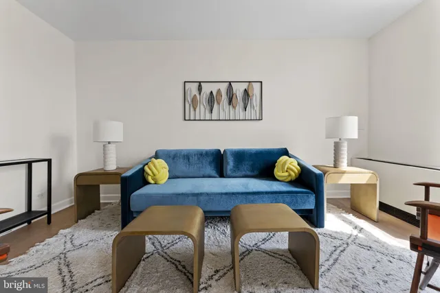 $2,000 | 1260 21st Street Northwest, Unit 1005, Washington, DC 20036