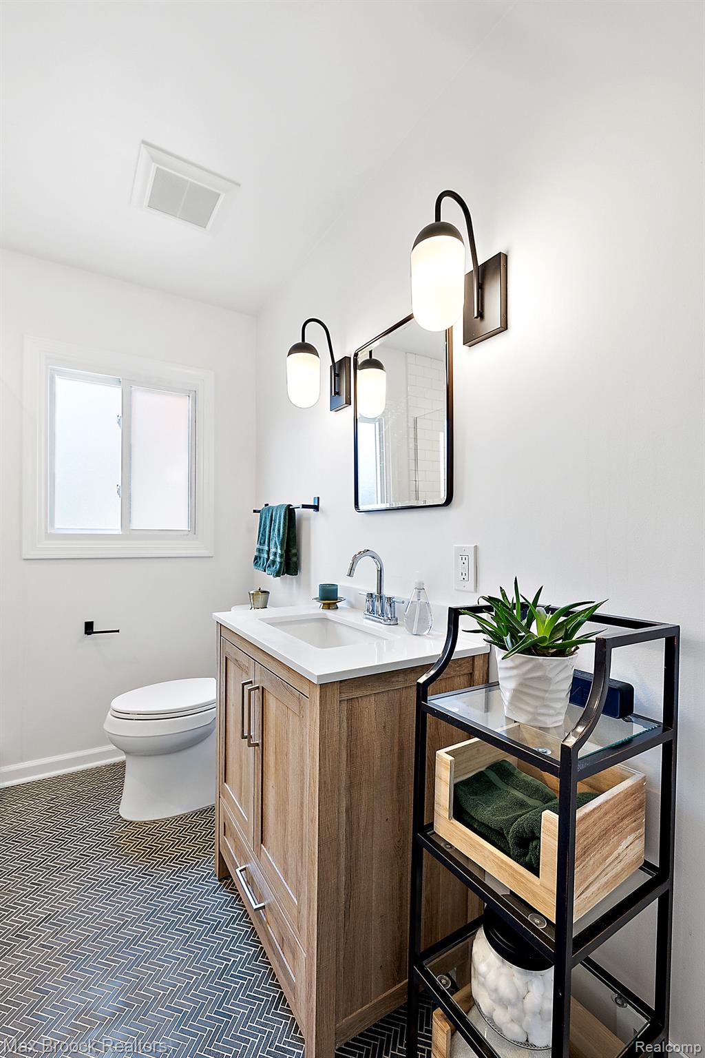 2810 Manchester Road Birmingham, MI 48009 - Photo 10 of 27 Gallery Image 10