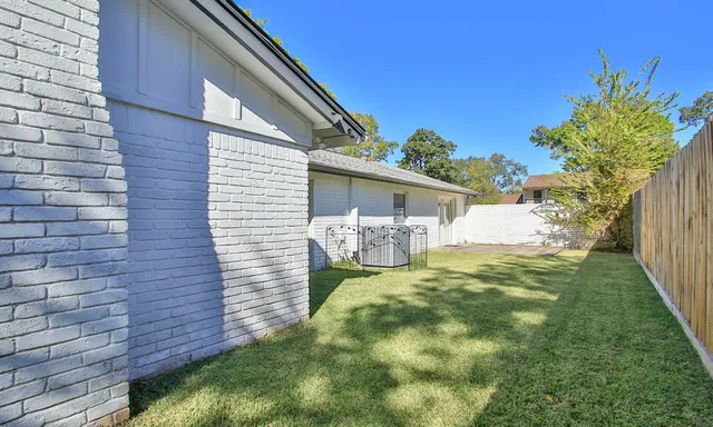 $699,500 | 10611 Deerwood Road, Houston, TX 77042