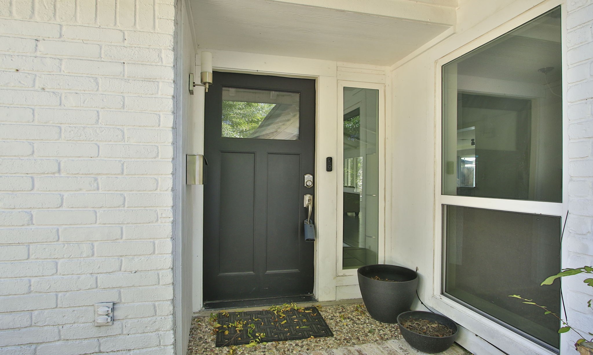 10611 Deerwood Road Houston, TX 77042 - Photo 5 of 47 a view of bathroom with a toilet and a shower