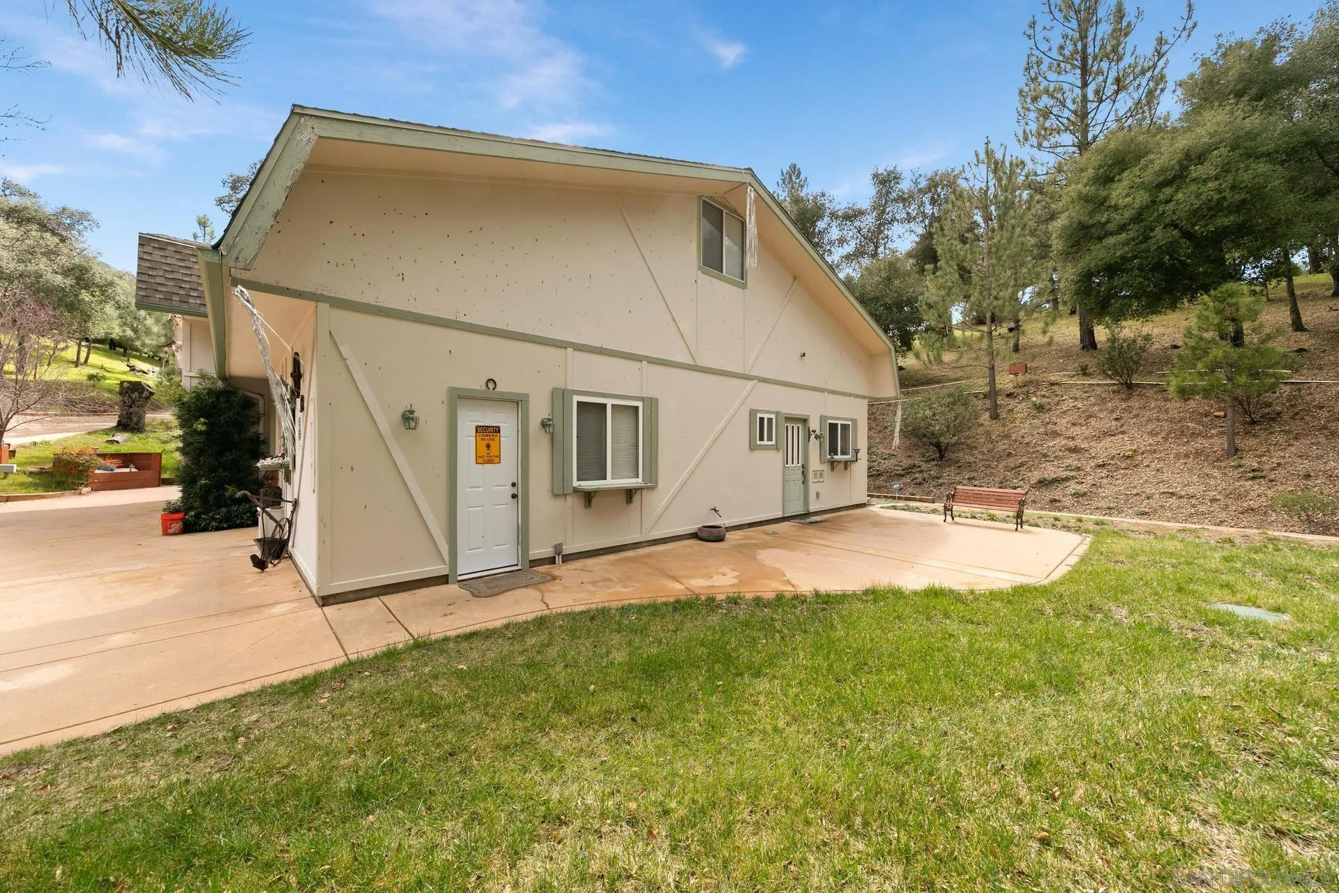 5820 Boulder Creek Road Julian, CA 92036 - Photo 16 of 75 a view of a back yard of the house
