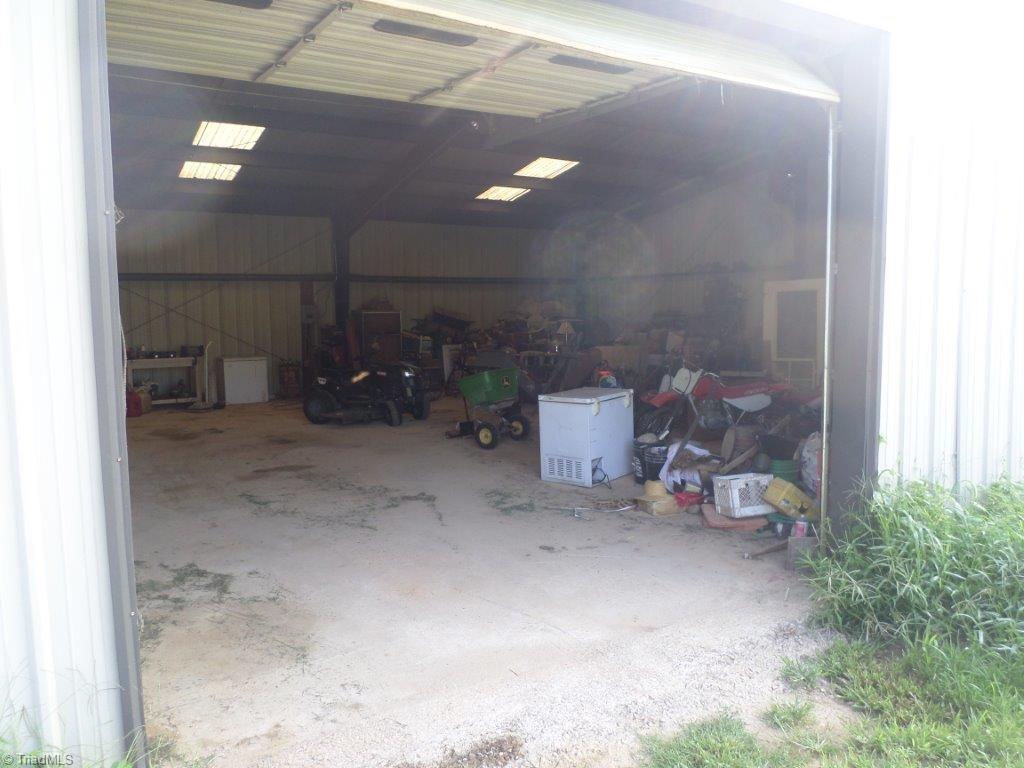 163 Manley Farm Road Reidsville, NC 27320 - Photo 23 of 30 12' Roll Up Door