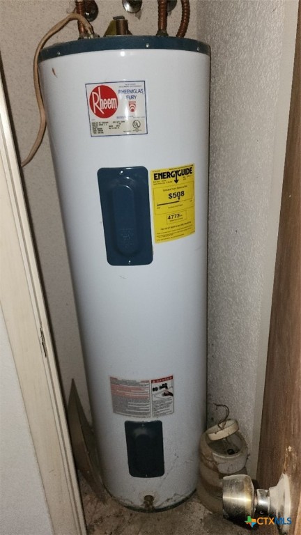 2002 Airville Road Temple, TX 76501 - Photo 35 of 41 a utility room with a wooden floor and a sink