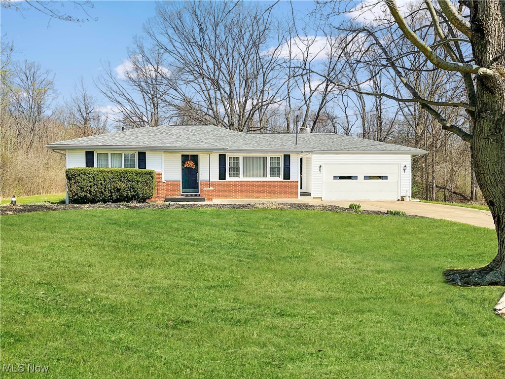 1101 Johnson Plank Road Warren, OH 44481 - Photo 1 of 15 Front of home