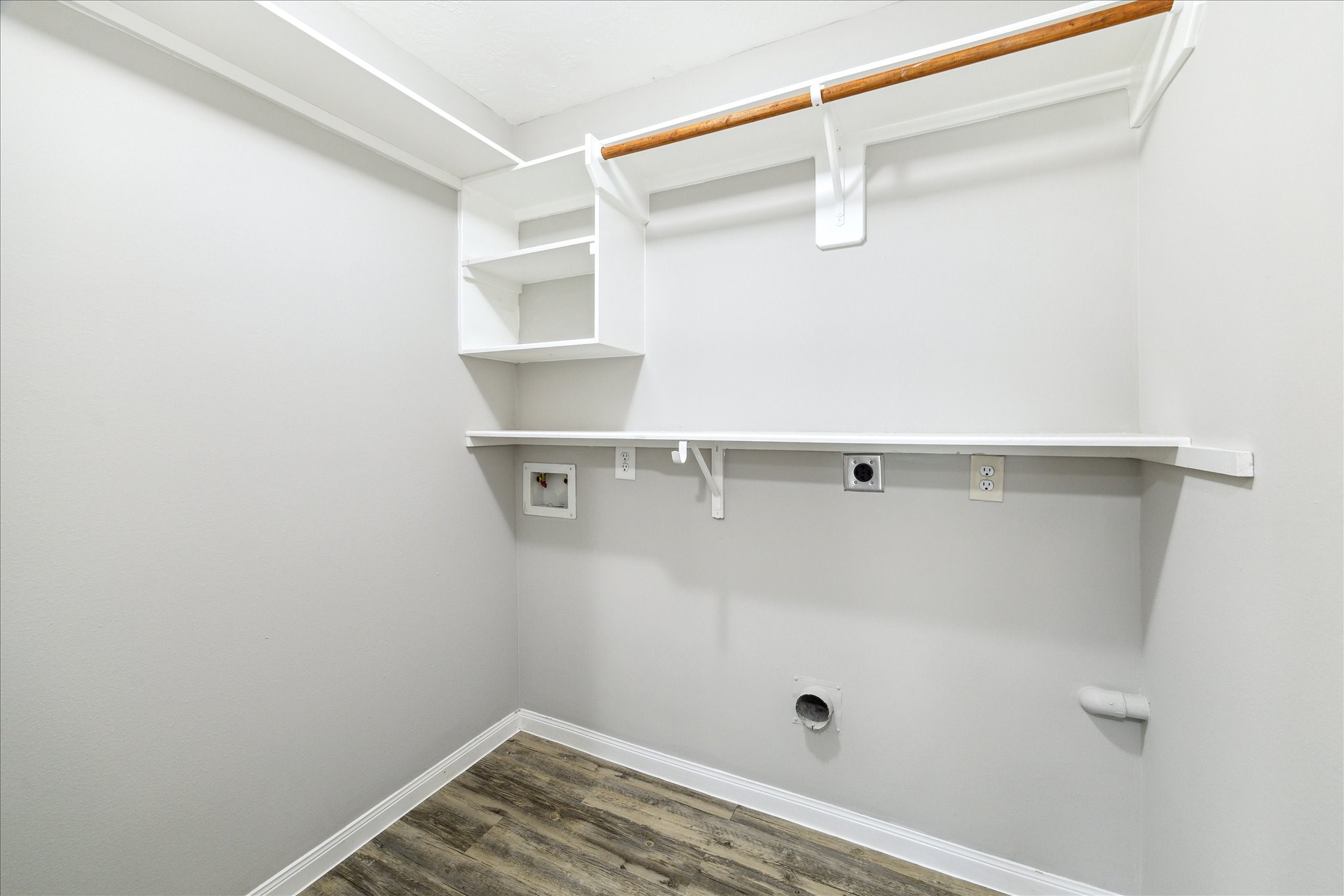 5710 Mid Way Kingwood, TX 77339 - Photo 9 of 15 a view of walk in closet