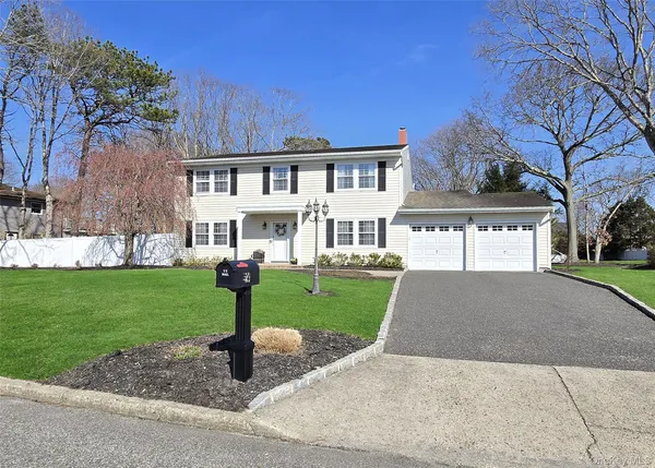 $679,000 | 29 Loebel Street, Selden, NY 11784