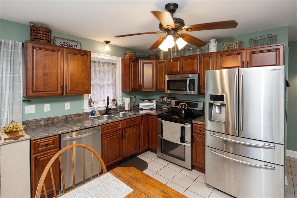 149 Berry Corner Road Charlton, MA 01507 - Photo 3 of 32 Gallery Image 3