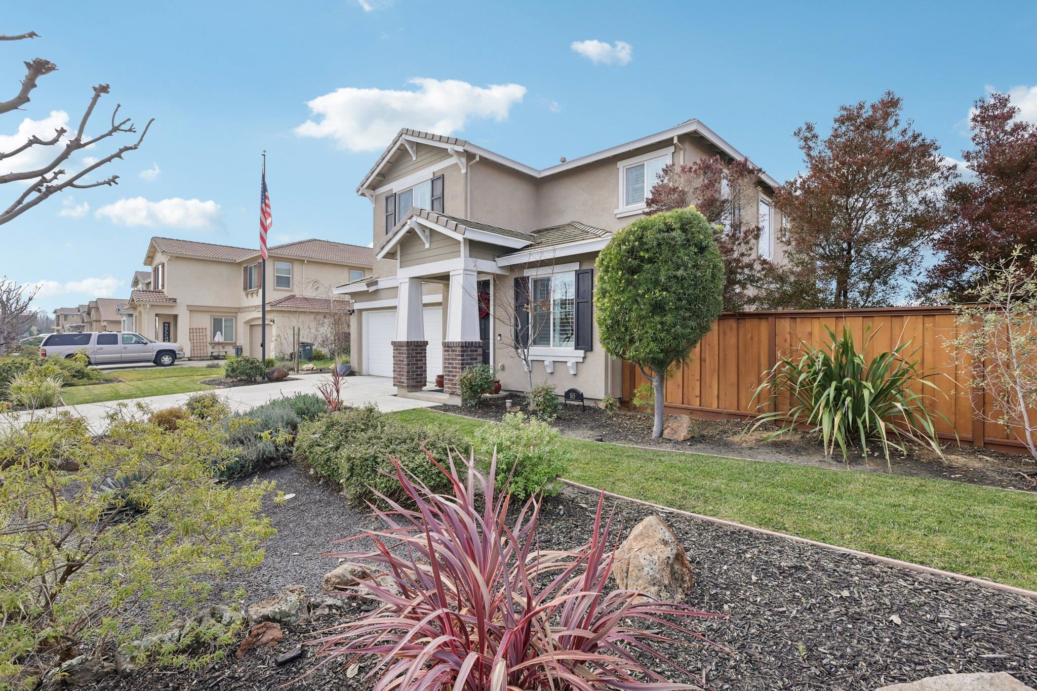 165 Little Ranch Circle Oakley, CA 94561 - Photo 3 of 60 Craftsman inspired home with stucco siding and driveway