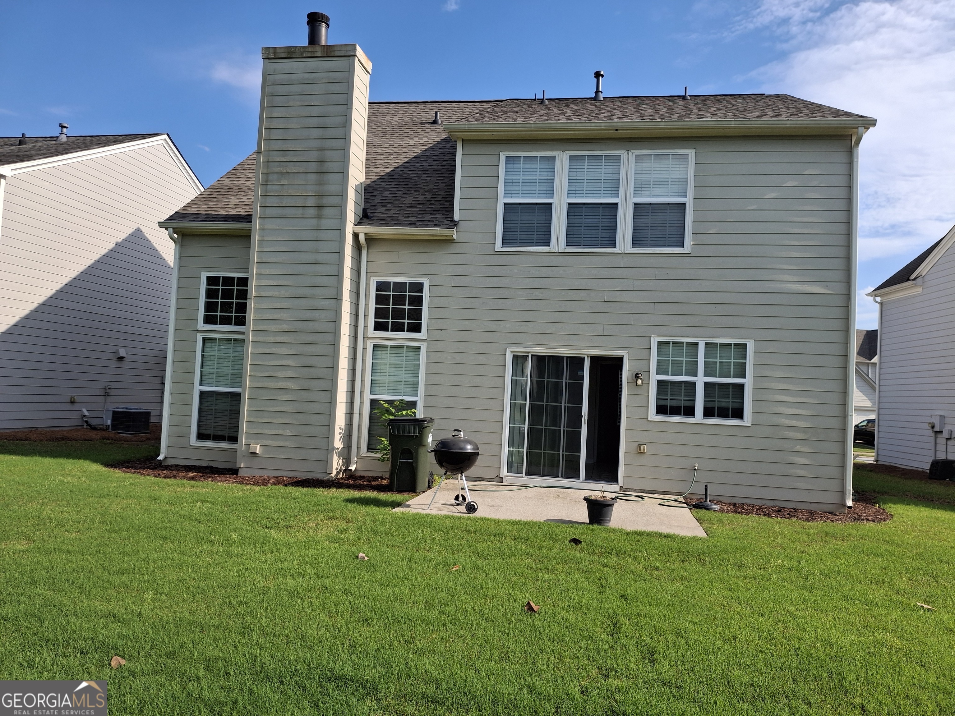 8955 Ruel Lane Suwanee, GA 30024 - Photo 2 of 13