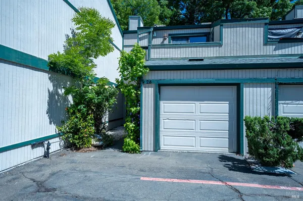 $365,000 | 299 Shasta Drive, Unit 26, Vacaville, CA 95687