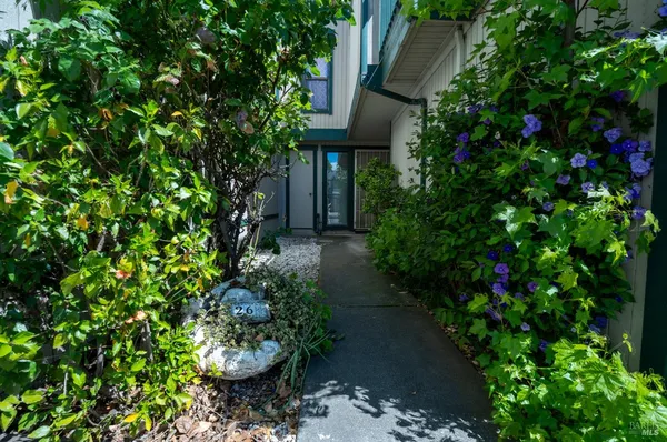 $365,000 | 299 Shasta Drive, Unit 26, Vacaville, CA 95687