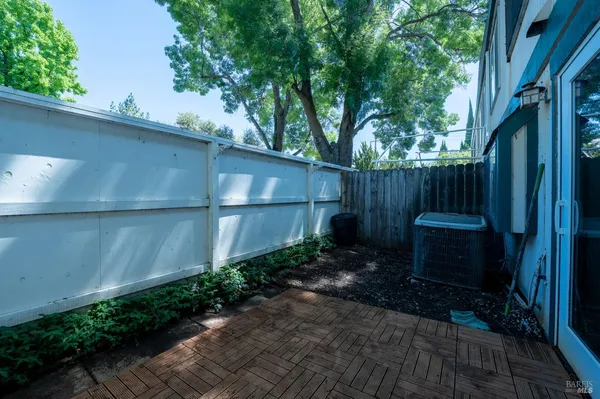 $365,000 | 299 Shasta Drive, Unit 26, Vacaville, CA 95687