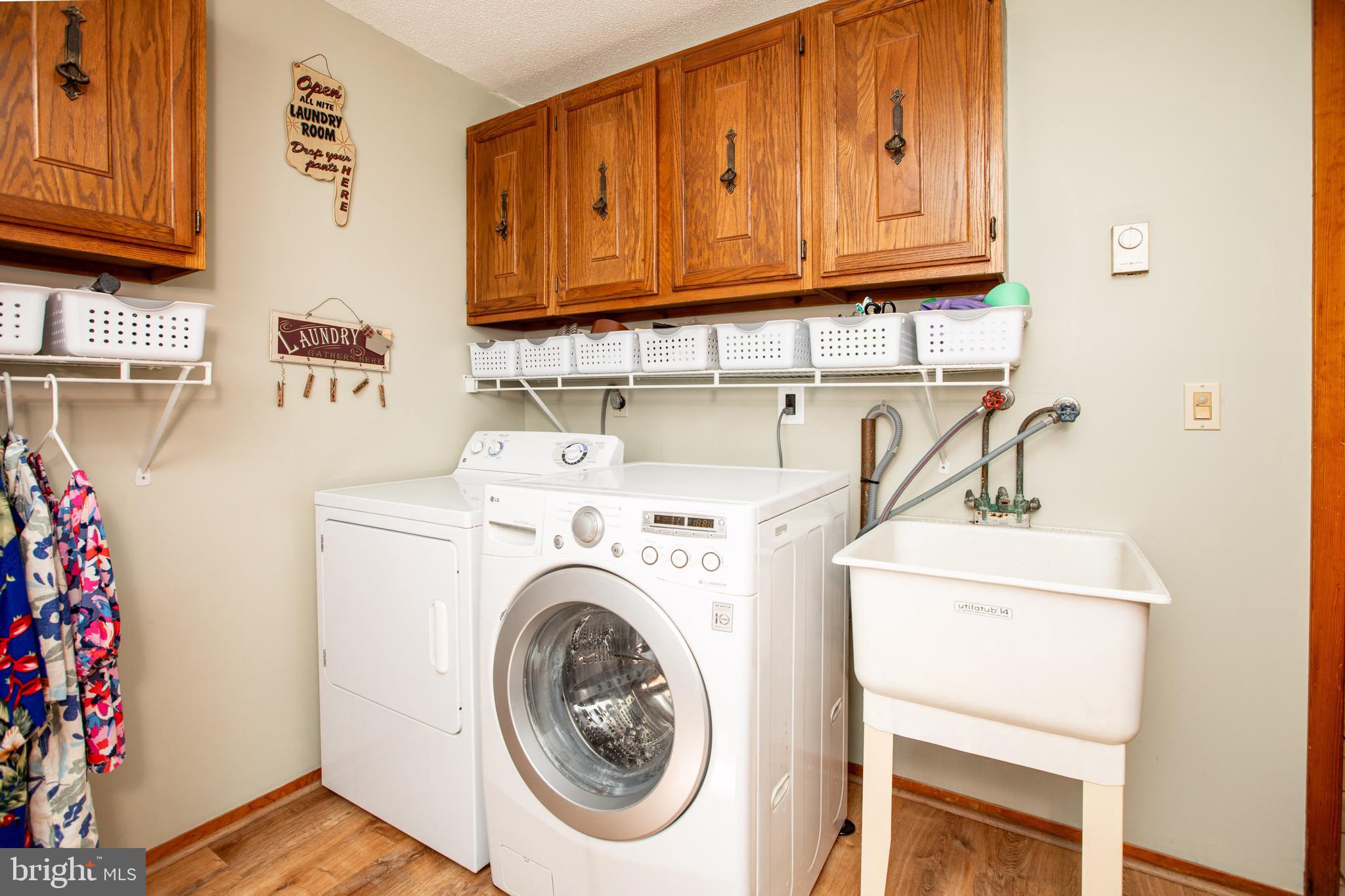 12 Millstream Road Cream Ridge, NJ 08514 - Photo 14 of 76 Laundry room
