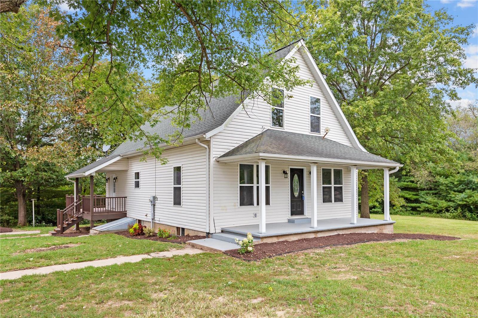 8103 Wood Station Road Alton, IL 62002 - Photo 1 of 43