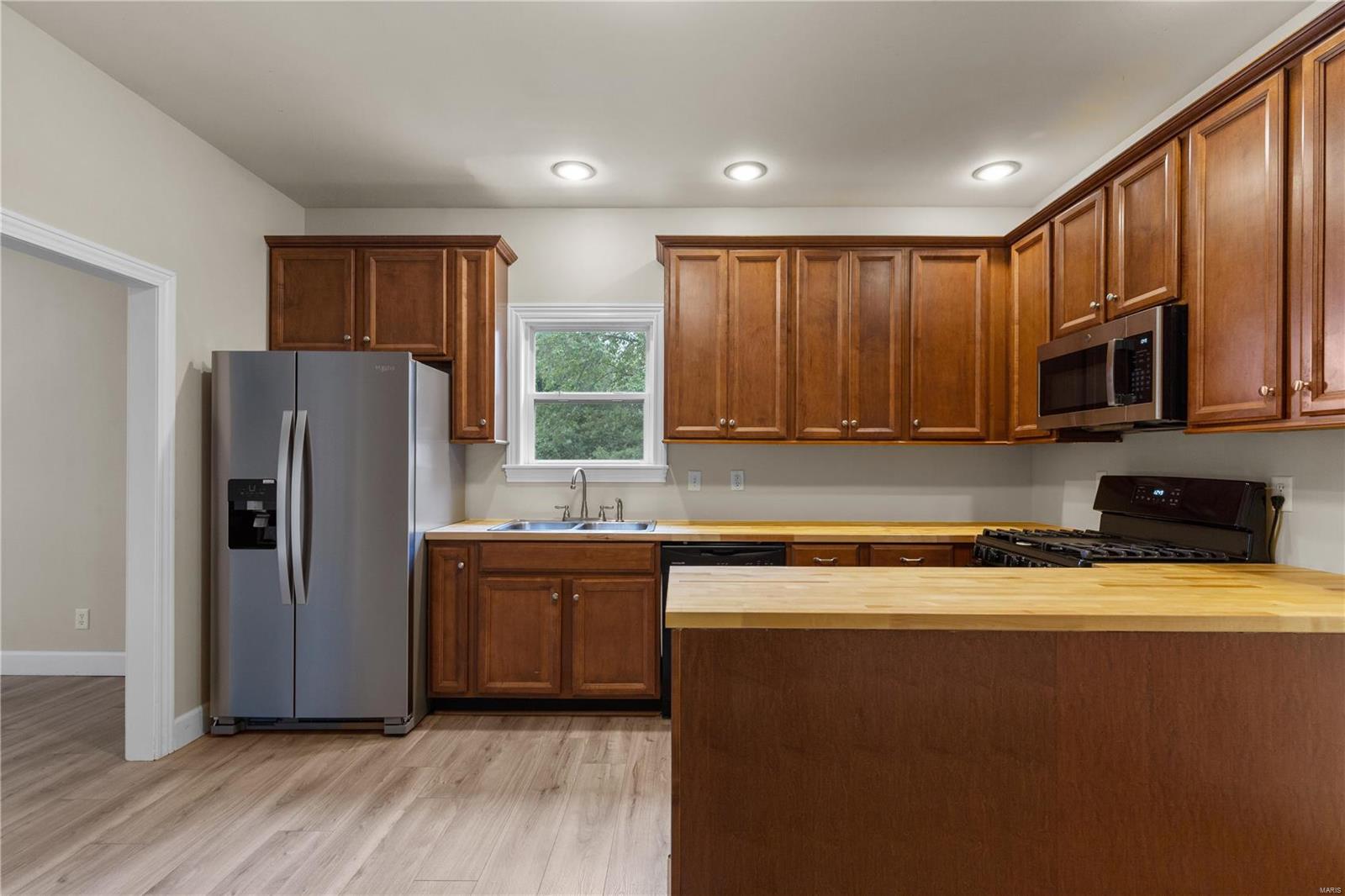 8103 Wood Station Road Alton, IL 62002 - Photo 15 of 43