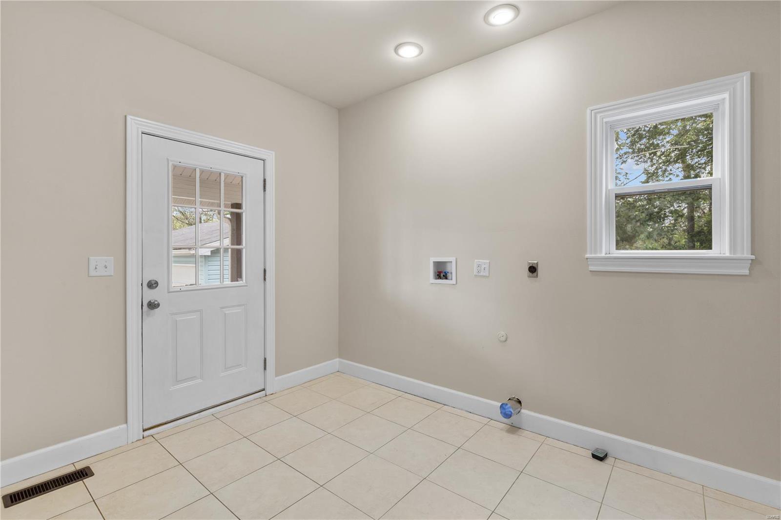 8103 Wood Station Road Alton, IL 62002 - Photo 16 of 43