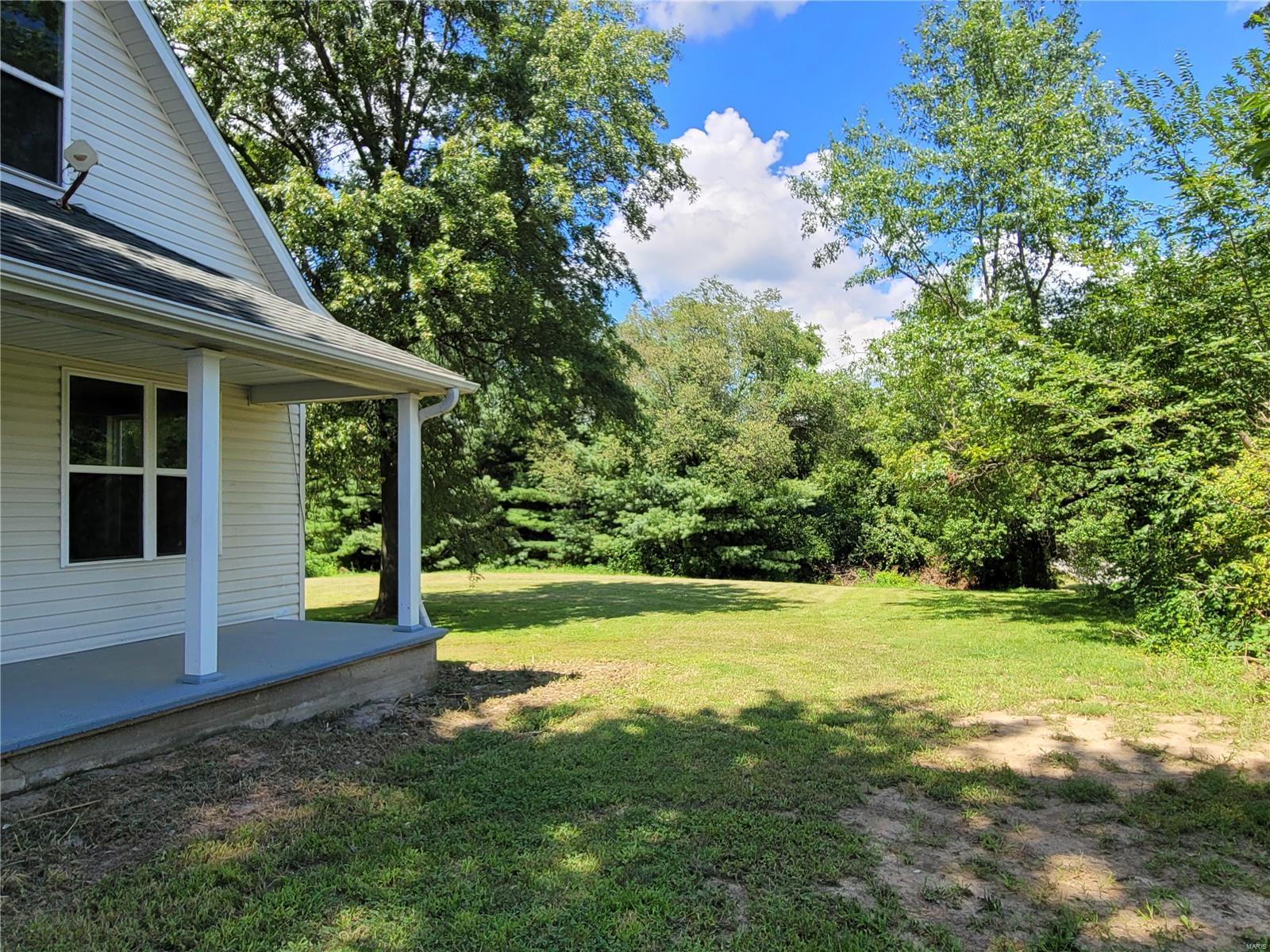 8103 Wood Station Road Alton, IL 62002 - Photo 28 of 43