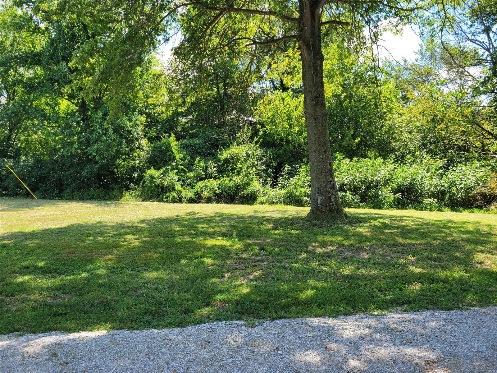 8103 Wood Station Road Alton, IL 62002 - Photo 36 of 43