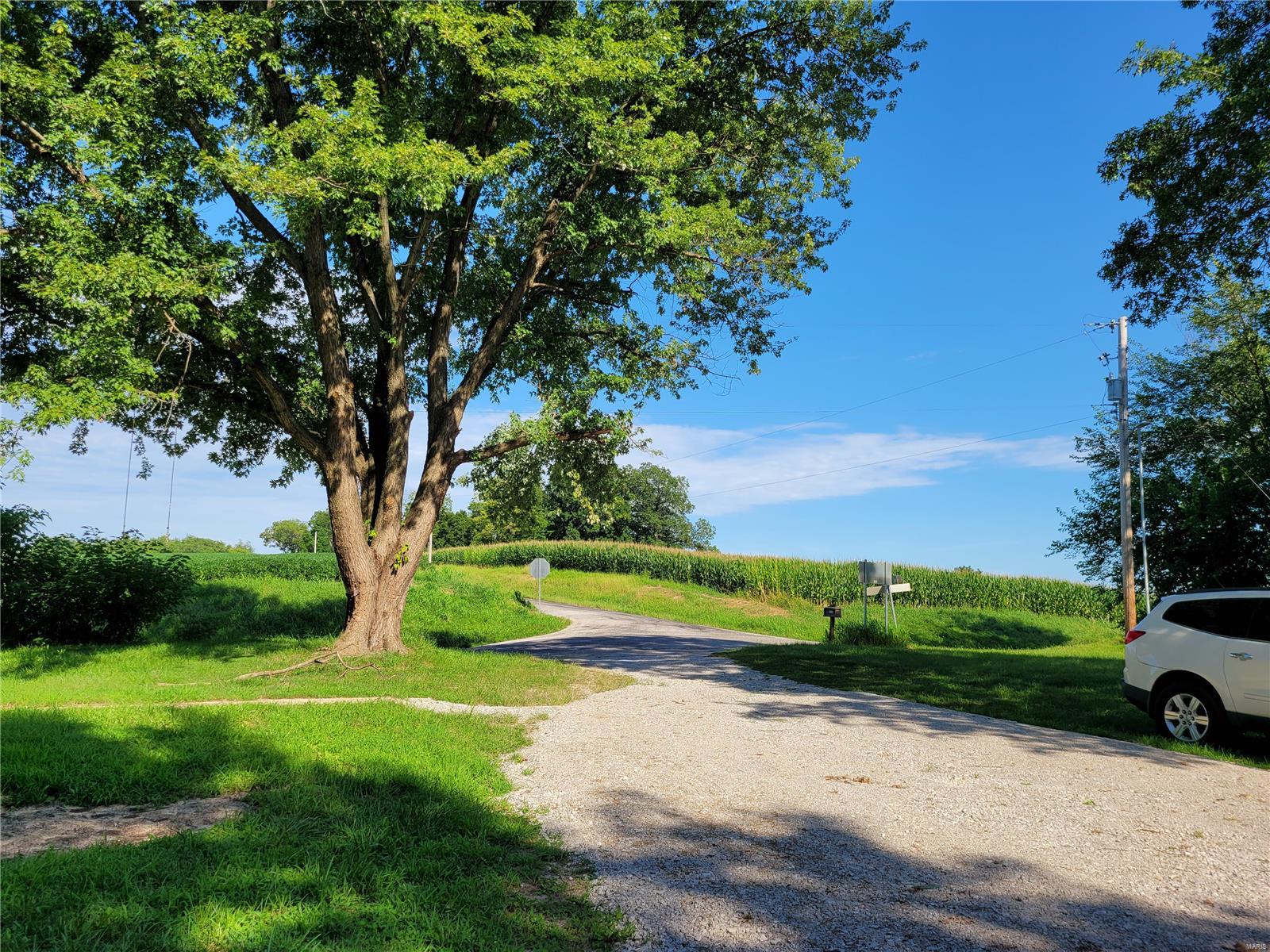 8103 Wood Station Road Alton, IL 62002 - Photo 37 of 43