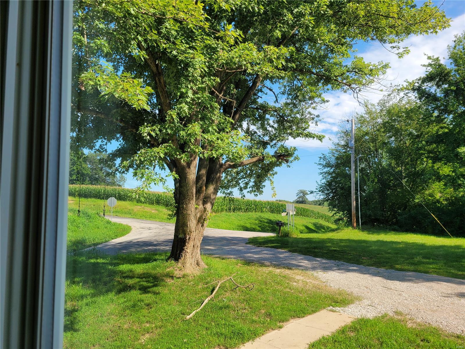 8103 Wood Station Road Alton, IL 62002 - Photo 38 of 43